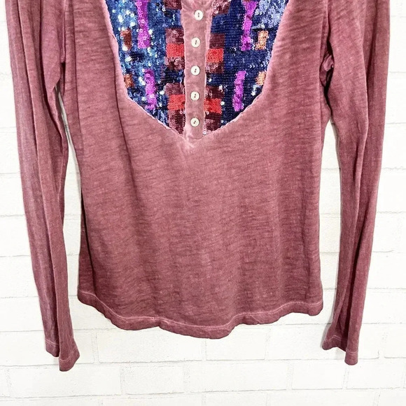 Free People Distressed Mauve Long Sleeve Tee with Sequin Neckline Size Small - Picture 3 of 7